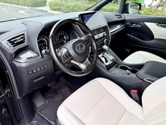 2020 Lexus LM 300h, чёрный — фото 8