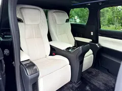 2020 Lexus LM 300h, чёрный — фото 19
