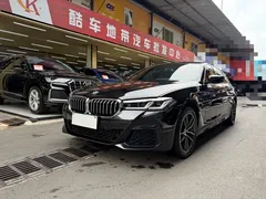2022 BMW 5 Series 5 525Li M, чёрный — фото 1