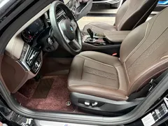 2022 BMW 5 Series 5 525Li M, чёрный — фото 10