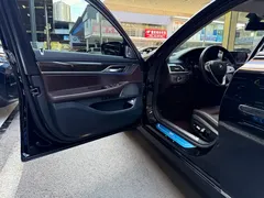 2021 BMW 7 Series 7 730Li, чёрный — фото 15