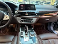2021 BMW 7 Series 7 740Li M, чёрный — фото 18