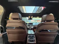 2021 BMW 7 Series 7 740Li M, чёрный — фото 21