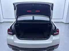 2023 BMW 5 Series 5 530Li M, белый — фото 6