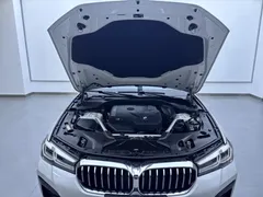 2023 BMW 5 Series 5 530Li M, белый — фото 14