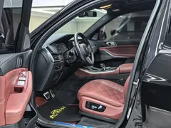 2022 BMW X5 40Li M, чёрный — фото 10
