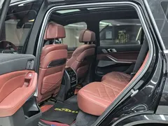2022 BMW X5 40Li M, чёрный — фото 11