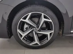2023 Volkswagen Passat 330TSI Luxury, чёрный — фото 17