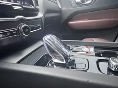 2024 Volvo XC60 4WD Zhiyuan Luxury, белый — фото 13