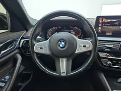 2022 BMW 5 Series 5 525Li M, чёрный — фото 15