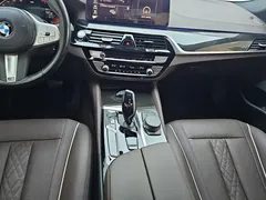 2022 BMW 5 Series 5 525Li M, чёрный — фото 16