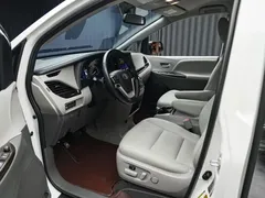 2020 Toyota Sienna 3.5L, белый — фото 8