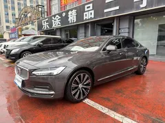 2021 Volvo S90 — фото 2