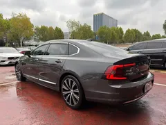 2021 Volvo S90 — фото 4