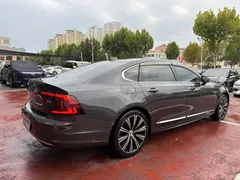 2021 Volvo S90 — фото 6