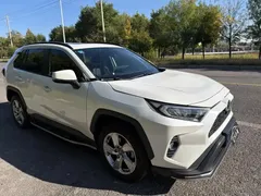 2020 Toyota RAV4 2.0L CVT 4WD Fashion, белый — фото 3