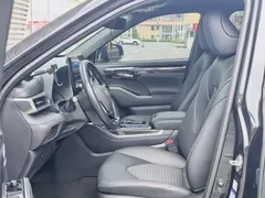 2021 Toyota Crown Kluger 2.5L HEV 4WD Premium, чёрный — фото 10