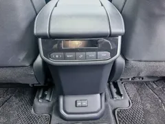 2021 Toyota Crown Kluger 2.5L HEV 4WD Premium, чёрный — фото 17