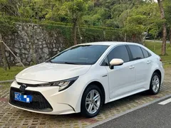 2022 Toyota Levin Hybrid 1.8H E-CVT Advanced, белый — фото 1