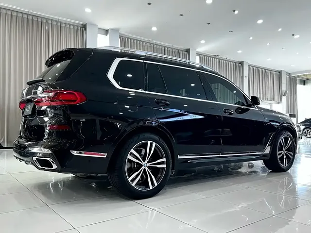 2022 BMW X7 xDrive40i M