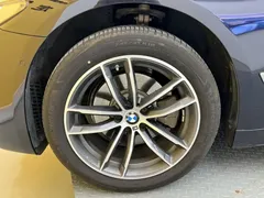 2021 BMW 5 Series 5 525Li M, чёрный — фото 8
