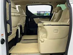 2021 Toyota Alphard Hybrid 2.5L Premium, белый — фото 35