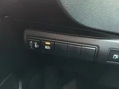 2022 Toyota Levin Hybrid 1.8H E-CVT Luxury, белый — фото 15
