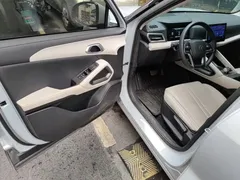 2024 BYD Yuan UP 401km Vitality, белый — фото 16
