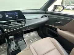 2021 Lexus ES 300h, синий — фото 7