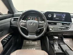 2021 Lexus ES 300h, синий — фото 9