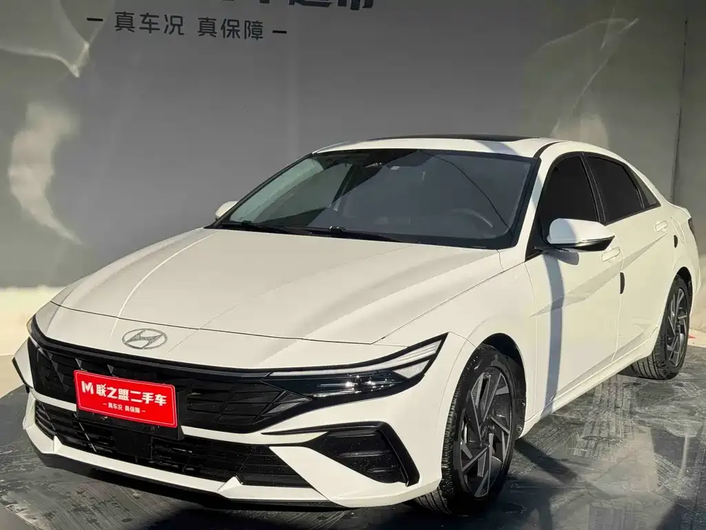 2023 Hyundai Elantra 1.5L CVT LUX Premium