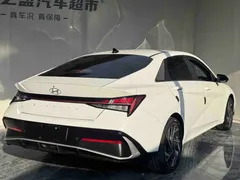 2023 Hyundai Elantra 1.5L CVT LUX Premium, белый — фото 6