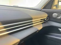 2023 Hyundai Elantra 1.5L CVT LUX Premium, белый — фото 23