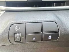 2023 Hyundai Elantra 1.5L CVT LUX Premium, белый — фото 24