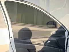 2023 Hyundai Elantra 1.5L CVT LUX Premium, белый — фото 28
