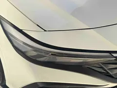 2023 Hyundai Elantra 1.5L CVT LUX Premium, белый — фото 47