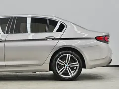 2021 BMW 5 Series 530Li xDrive — фото 21