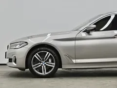2021 BMW 5 Series 530Li xDrive — фото 23