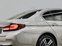 2021 BMW 5 Series 530Li xDrive — фото 30