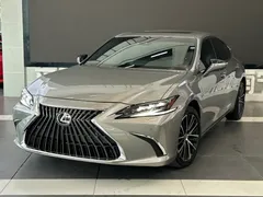 2022 Lexus ES 300h Premium — фото 1