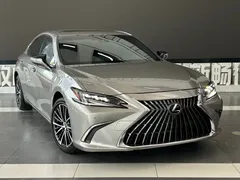 2022 Lexus ES 300h Premium — фото 3