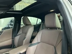 2022 Lexus ES 300h Premium — фото 12