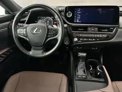 2022 Lexus ES 300h Premium — фото 14