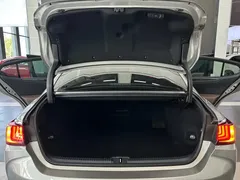 2022 Lexus ES 300h Premium — фото 19