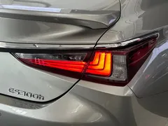 2022 Lexus ES 300h Premium — фото 25
