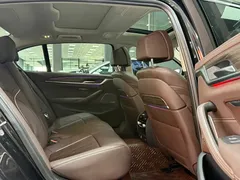 2022 BMW 5 Series 5 530Li, чёрный — фото 11