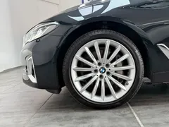 2022 BMW 5 Series 5 530Li, чёрный — фото 18