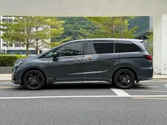 2022 Honda Odyssey 2.0L e:HEV Supreme — фото 4