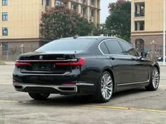 2021 BMW 7 Series 740Li Leading Luxury Package, чёрный — фото 9