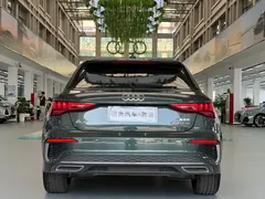 2023 Audi A3 Sportback 35 TFSI, зелёный — фото 3